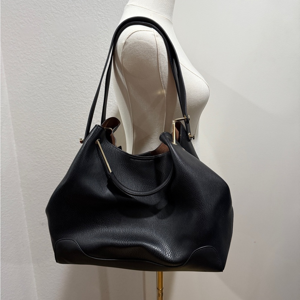 Elegant Black Shoulder Bag